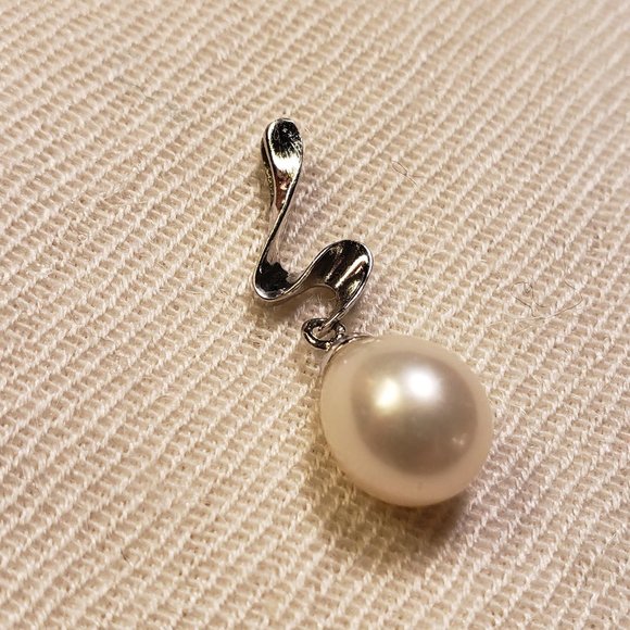 Freshwater Pearl Sterling Silver Necklace Pendant - Picture 2 of 3